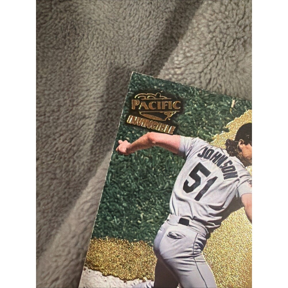 1998 Pacific Invincible - Randy Johnson #65 - Picture 5 of 9